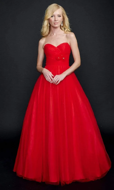 Sporty Comfort Nina Canacci - 6573 Floral Applique Sweetheart Gown