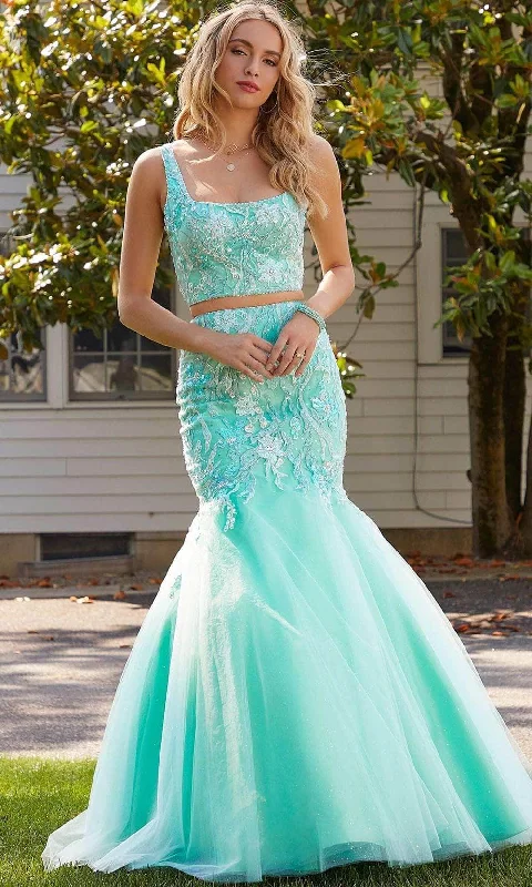 Cozy Lifestyle Mori Lee 47043 - Two-piece Square Neck Gown