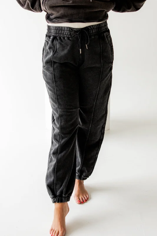 Relaxed Looks Sprint To The Finish Pants | Black