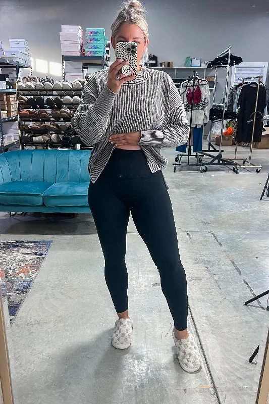 Cozy Outerwear Gunna Want These Black Leggings