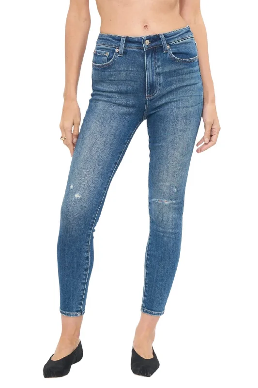 Easygoing Fashion Women's Aline Jeans In Plaza Distressed