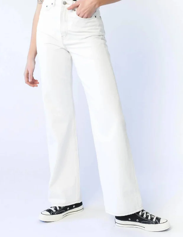 Comfortable Tops Echo Jeans In White