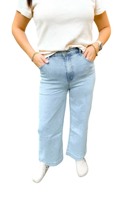 All-Day Style Cropped Straight Denim Jeans In Light Wash