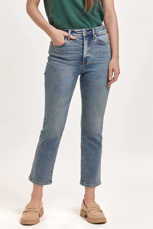 Comfortable Jackets Frankie Straight Jeans In Antique Wash