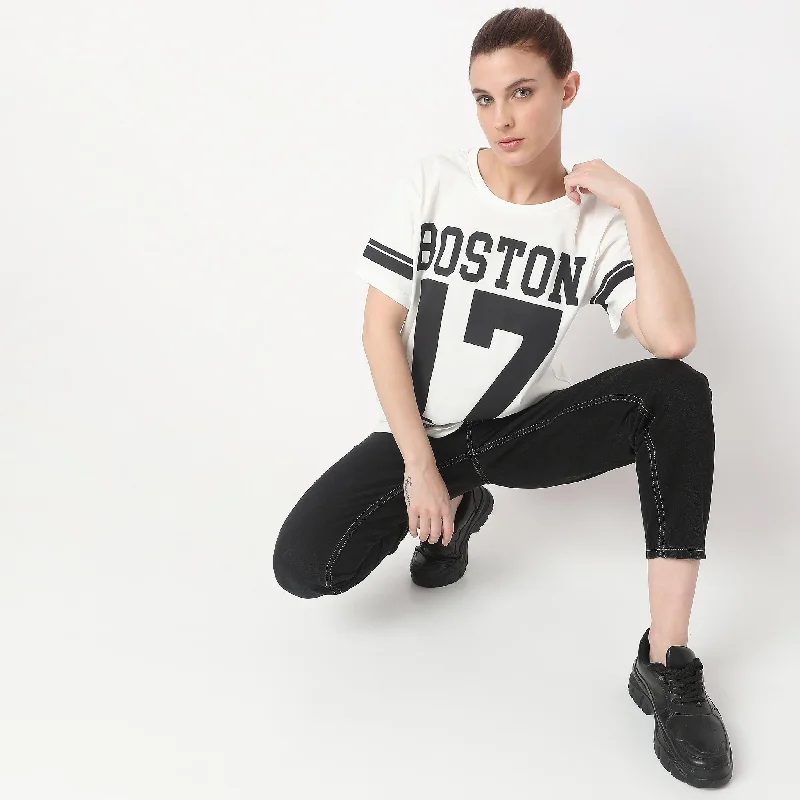 Comfortable Chic Modern Street - Oversized Graphic T-Shirt