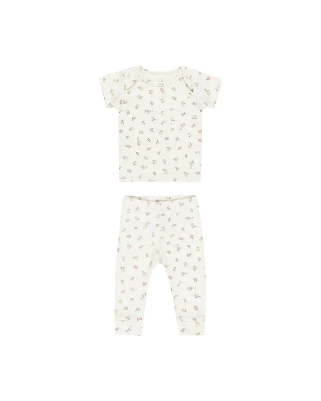 Relaxed Fashion Quincy Mae Ivory Fleur Ribbed Short Sleeve Tee + Legging Set