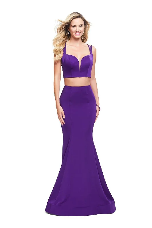 Warm Chic La Femme - 25553 Two Piece Sweetheart Mermaid Gown