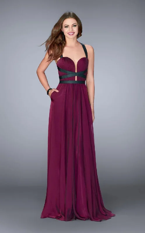 Urban Chic La Femme - 24536 Strappy Back Sweetheart Chiffon Long Prom Dress