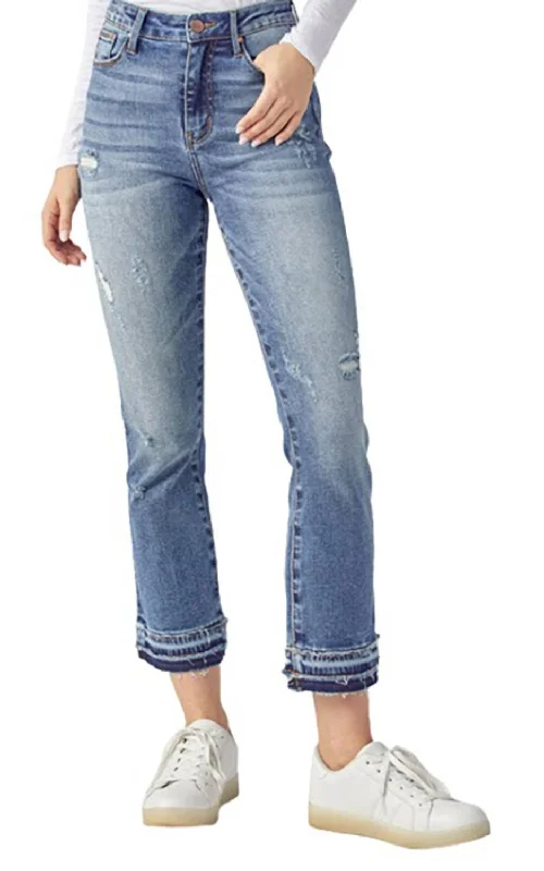 Comfortable Jackets Shadow Hem Straight Leg Jean In Medium Wash