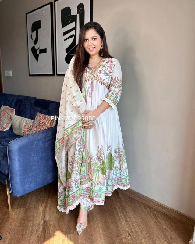 Cozy Outerwear Pakistani Muslin Alia Cut Handwork Designer Suit