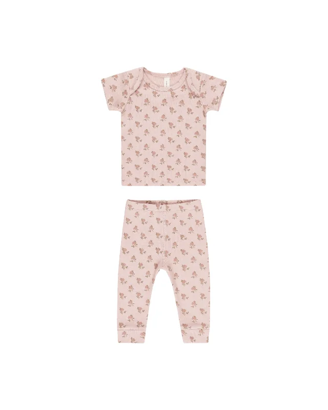 Effortless Outfits Quincy Mae Bubblegum Rose Ribbed Short Sleeve Tee + Legging Set