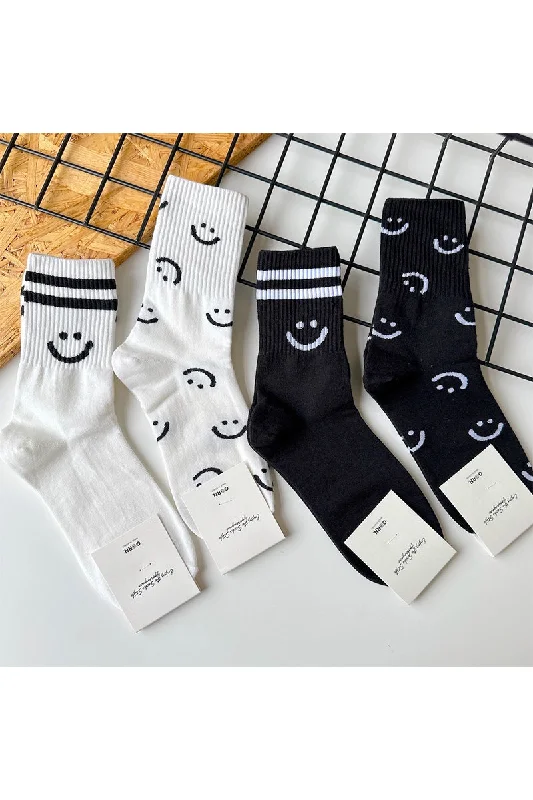Light Comfort SMILEY FACE CREW SOCKS - WHITE