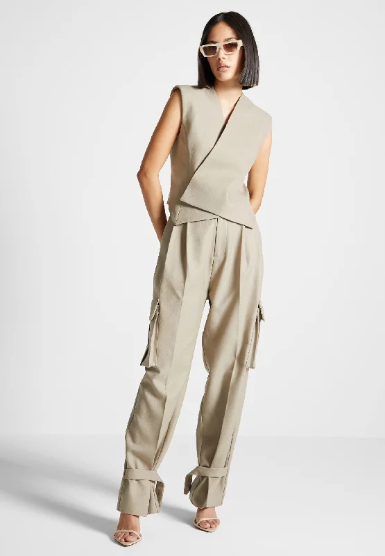Easygoing Fashion Tailored Pleated Cargo Trousers - Beige