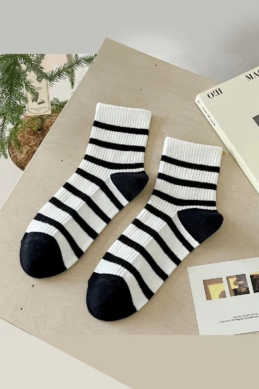 Casual Fit ZEBRA PATTERN CREW SOCKS