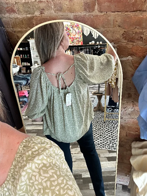 Relaxed Fit Wear Don't Tie Me Back Floral Top