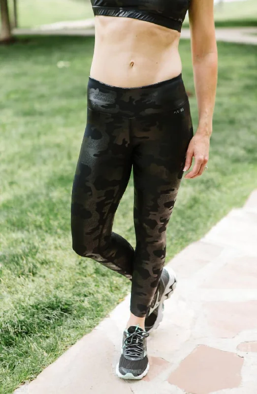 Warm Chic Mid Rise Legging In Black Camo
