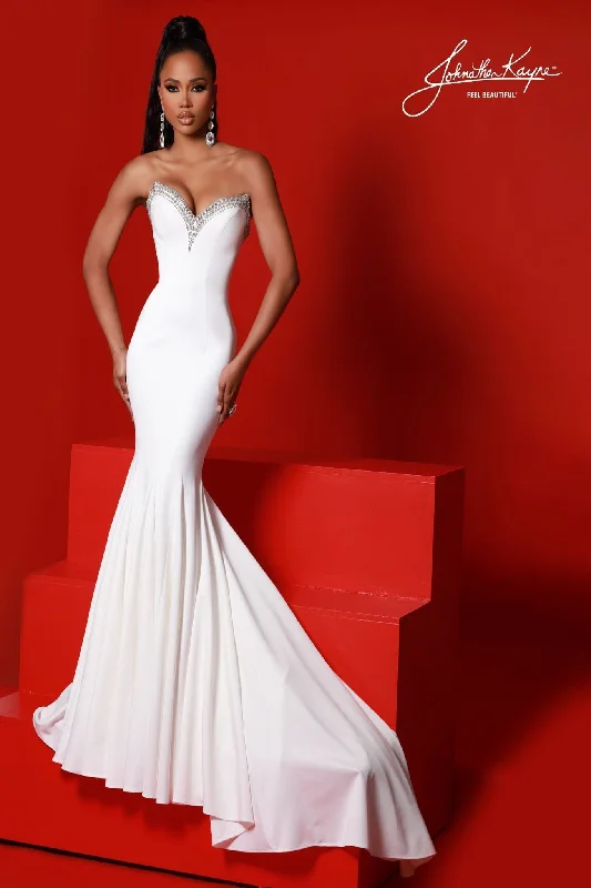Effortless Looks Johnathan Kayne 2746